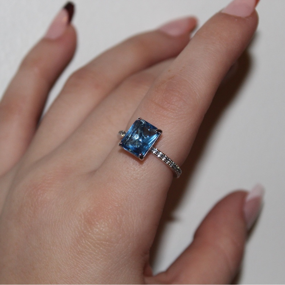 Size 8 blue/ silver ring